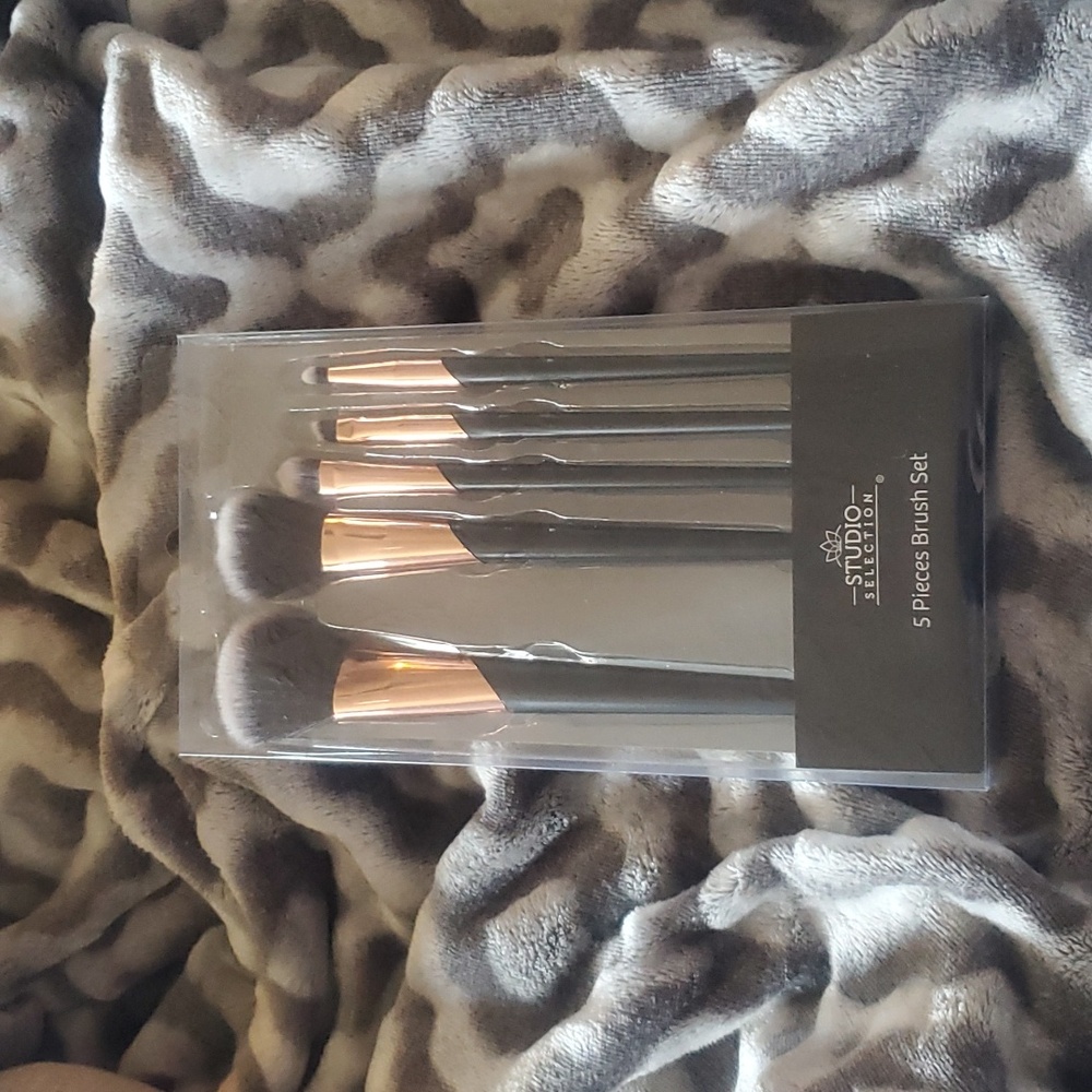 Studio Selection Brushes.